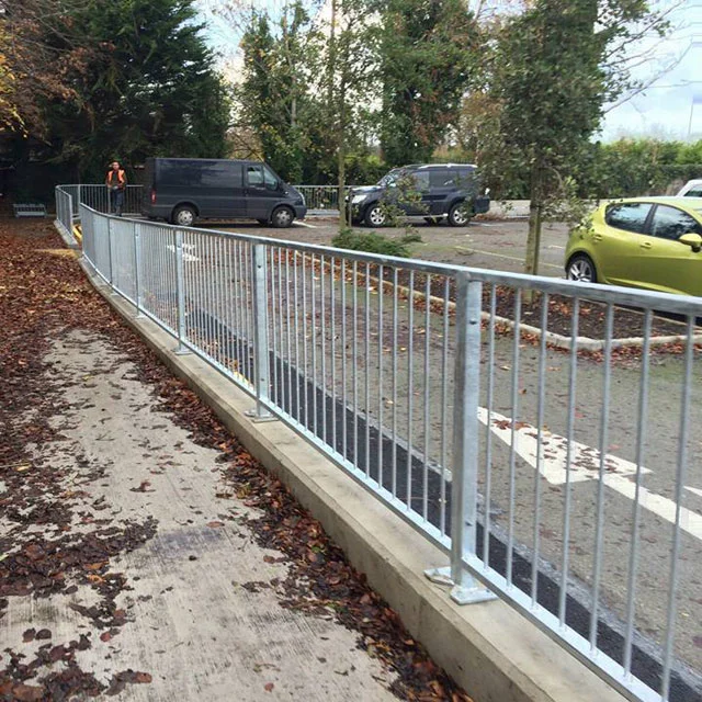 Hot Dipped Galvanized Road Safety Guardrails Pedestrian Guard Rail
